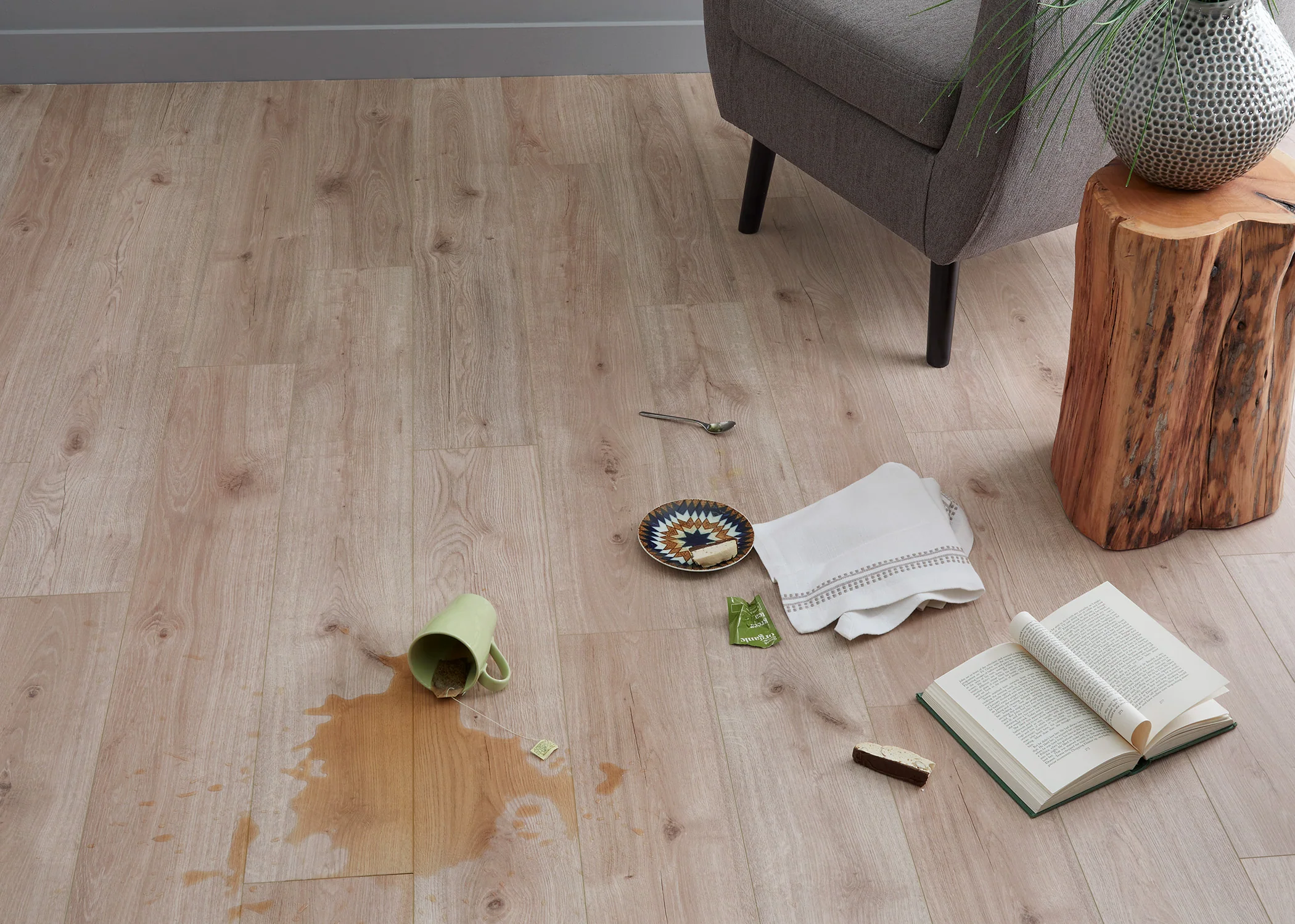 5mm w/pad Rotterdam Autumn Oak Waterproof Rigid Vinyl Plank Flooring - Sample - Image 3