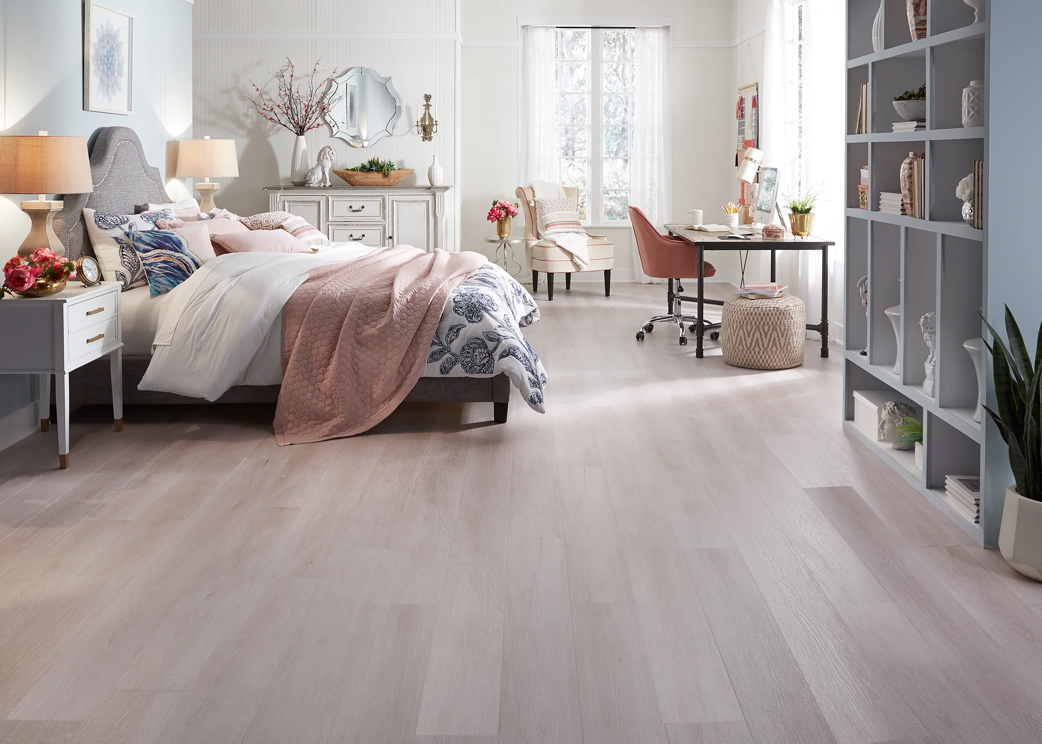 7mm+pad Sydney Harbor Oak Water Resistant Hybrid Resilient Flooring 7.56 in. Wide x 50.63 in. Long - As-Is - Stack Out - 574.08 Sq. Ft. - Image 2